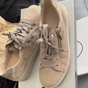 Gabor Women's Beige Sneakers with Zipper Detail